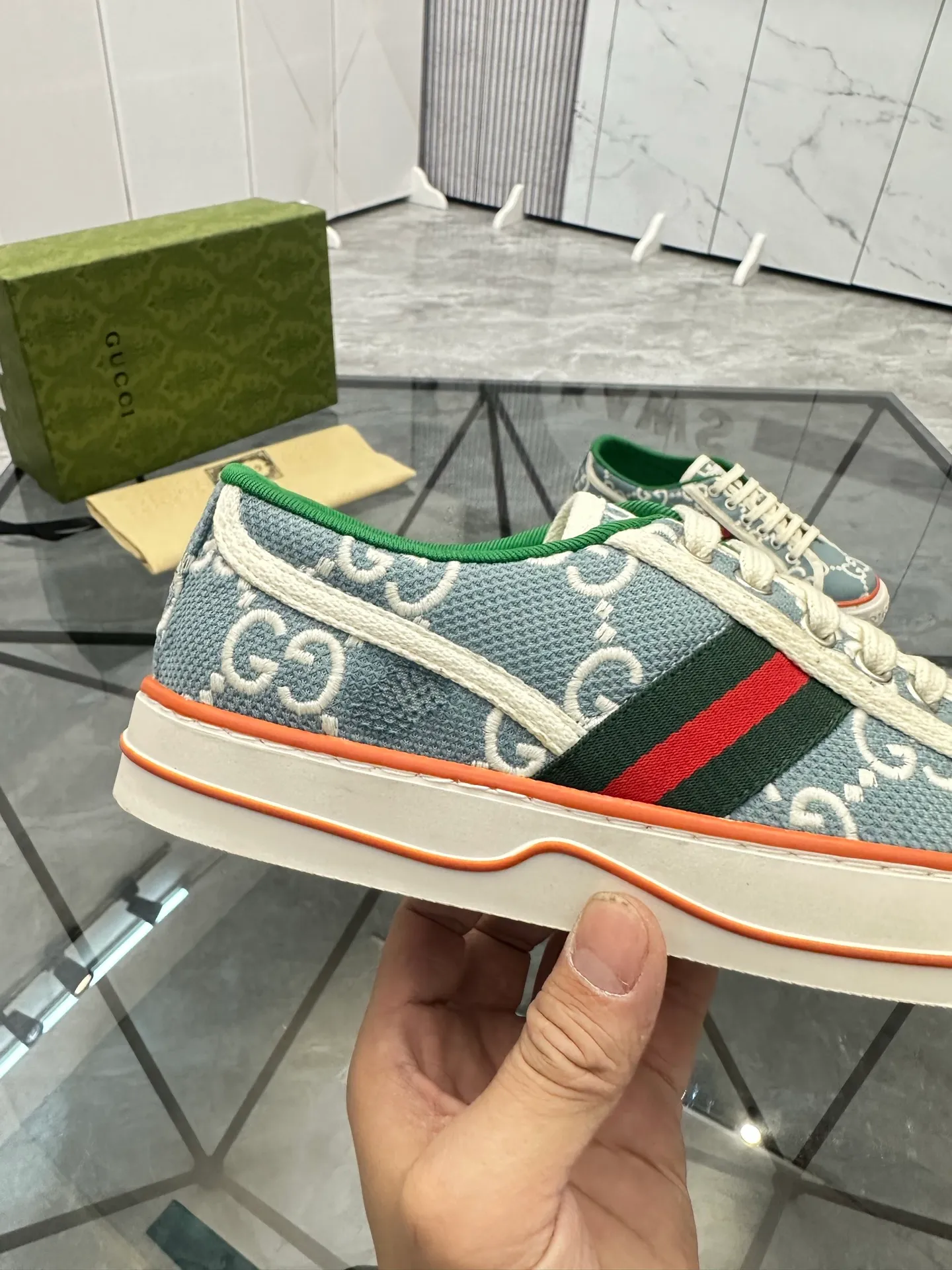 Men's shoes: 💰P380¥ Product trademark: Gucci* "Gucci*" low-top casual shoes Regular size: 38-44 (can be customized to 45.46.) Product materials: Original material from the upper counter, breathable lining, original outsole. Number: 661